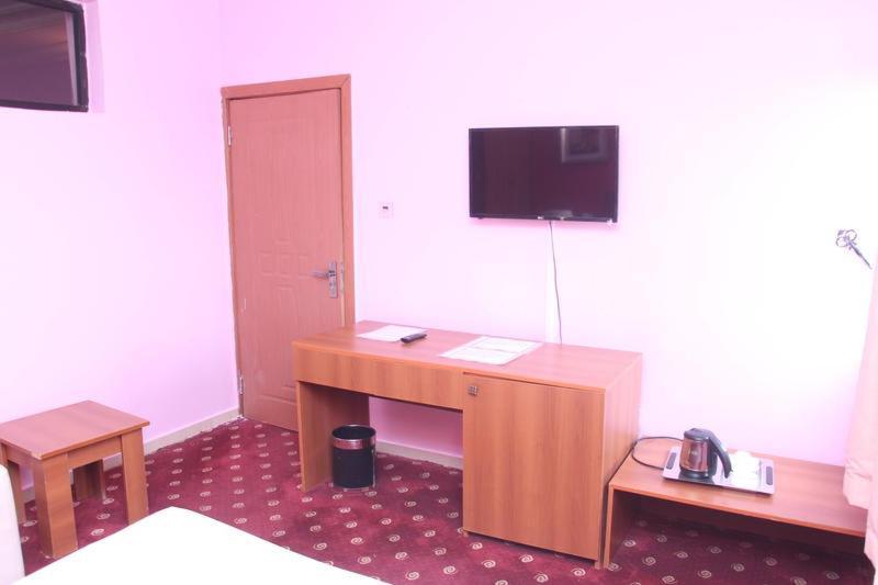 Grand Ibro Hotel Annex Ankuru 외부 사진