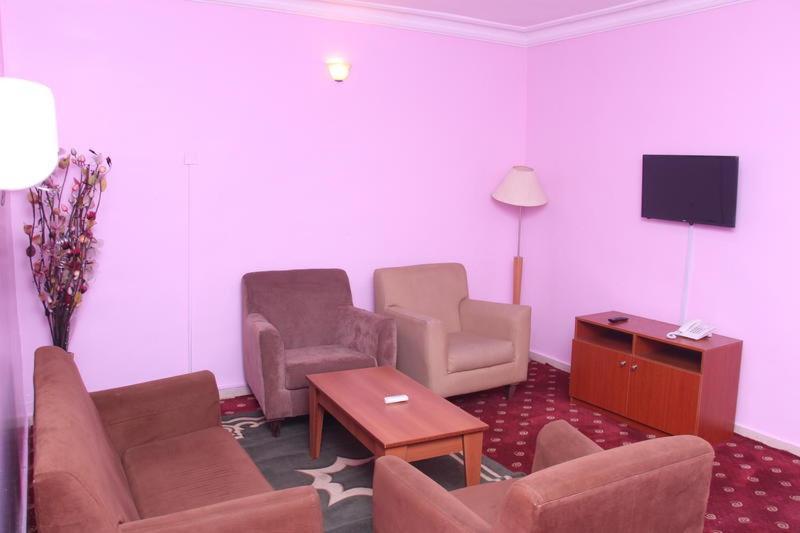 Grand Ibro Hotel Annex Ankuru 외부 사진